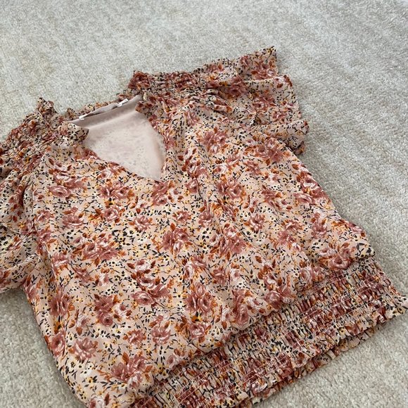 ASTR The Label Floral Smocked Crop Top S - Picture 3 of 7